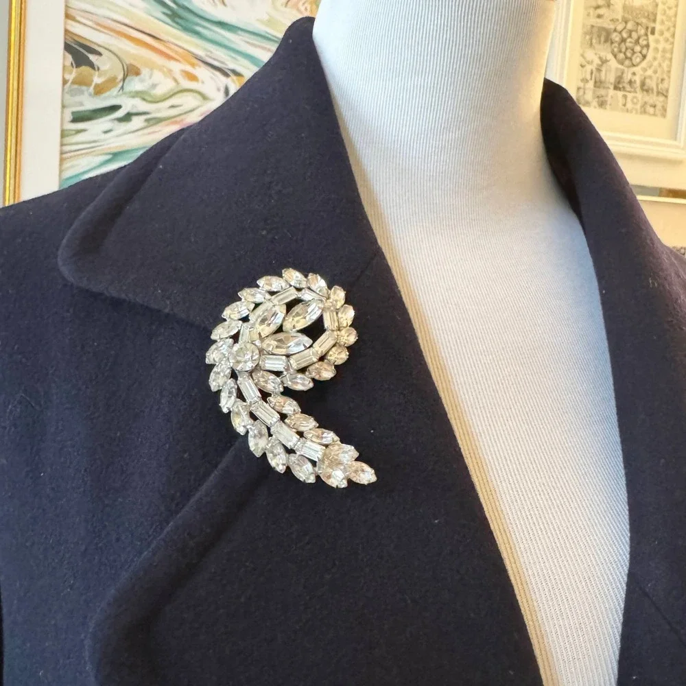 Sparkling Crystal Brooch Pin Rhinestone Floral Leaf‎ Design Silver Tone